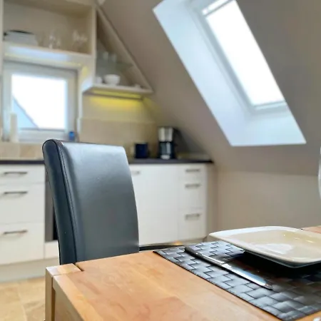 Gemutlich Eingerichtete Ferienwohnung Fur 2 Personen Im Suden Von * Westerland